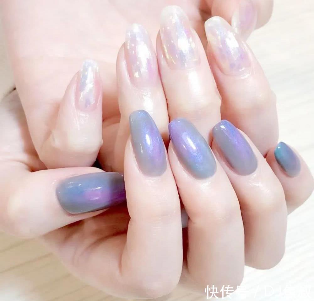 『闺蜜』做一次极光色美甲吧!闺蜜吵着让我陪她去做