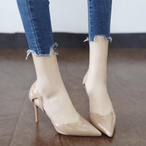 如今时髦精最爱穿细跟高跟鞋,性感迷人,散发着勾人心魄的荷尔蒙