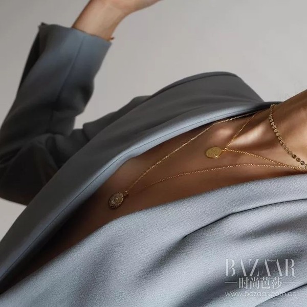 好闺蜜的钱币项链爆红 我也默默加进了购物车里！