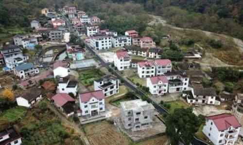  「农民」农村兴起了一股潮流，30-40岁的农民参与居多，说不定就