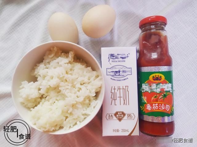  「米饭」蛋包饭难点：蛋皮零失败做法，只需加50克它，你也能给大家秀一手