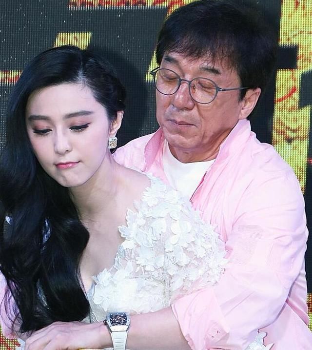 范冰冰最想花钱买掉的照片，却被网友传开了，成龙大哥你过分了！