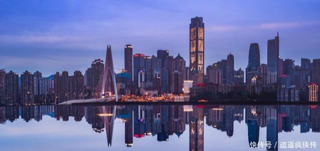  建筑体|重庆和成都，谁的城市格局更大气