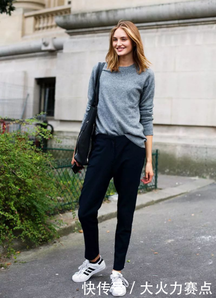  过时：“打底裤”已经过时了，今秋流行这“3”种款式，时尚又减龄