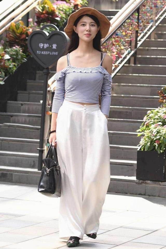 『 美女』到处都是颜值高身材好的美女小姐姐！，街拍：东莞真是一个好地方