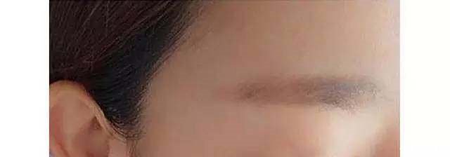 妹子因化妆术走红网络，没想到卸妆后更为惊艳，网友跪求娶回家！