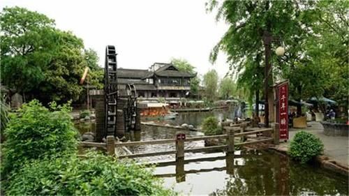 成都的这个景区越火爆越不收费，懒到最后反而还越来越出名