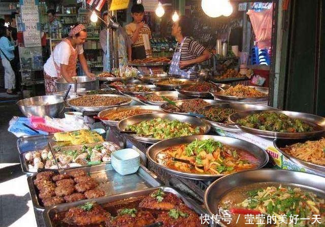 为什么泰国人几乎不做晚饭？看完当地夜市，游客：换我我也不做