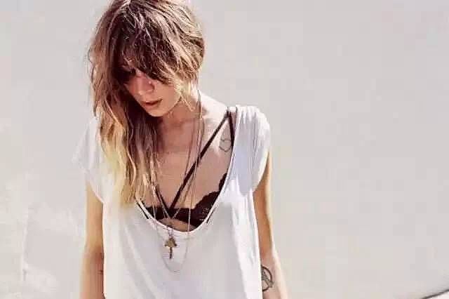 女生为什么要穿黑色bra?看了就知道了!