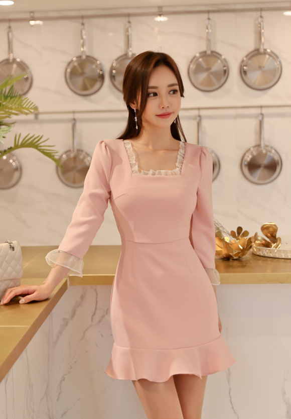 女神孙允珠，丹麦磨坊少女清纯花蜜连衣裙