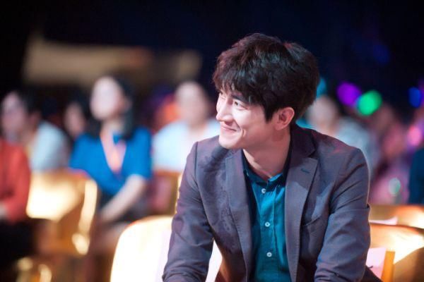 林更新工作室发声明辟谣，林更新未婚，网友：少女们我们还有机会