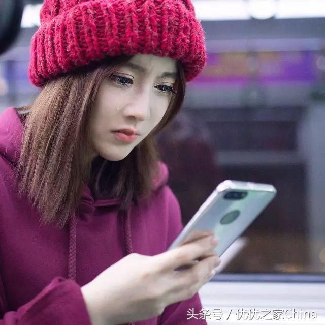 网红教科书:论斗鱼第一歌姬“冯提莫”和她的整容史