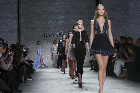 模特走秀时不穿内衣，这个原因你都想不到