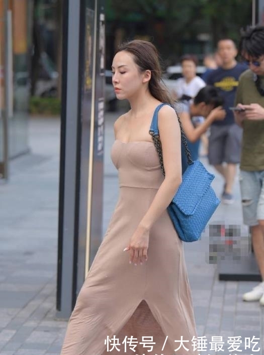  「显瘦」二狗街拍集：舒适百搭高跟鞋，显瘦又高雅，让你拥有轻盈的步伐