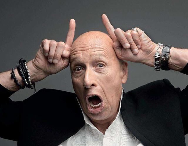  「工作」入籍中国10多年，“买”下香港一条街，称：作为中国人我很骄傲