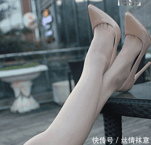 时尚高跟鞋诠释着知性与完美的独特魅力