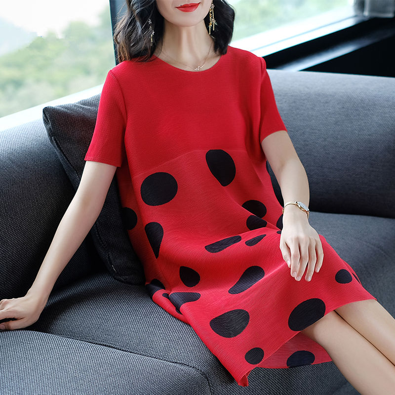 谁说长得胖就不能穿裙子?体重超140斤的姐姐穿照样美