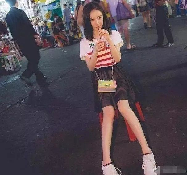 舒畅只是剪了摩卡波波头发型，人变美了还特别减龄，网友:她红了