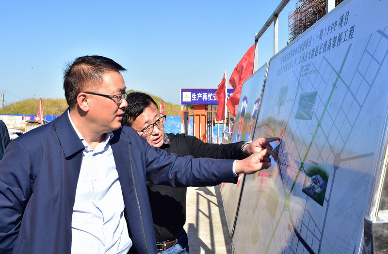 【长春新区】李忠斌调研“三路七桥”工程建设情况