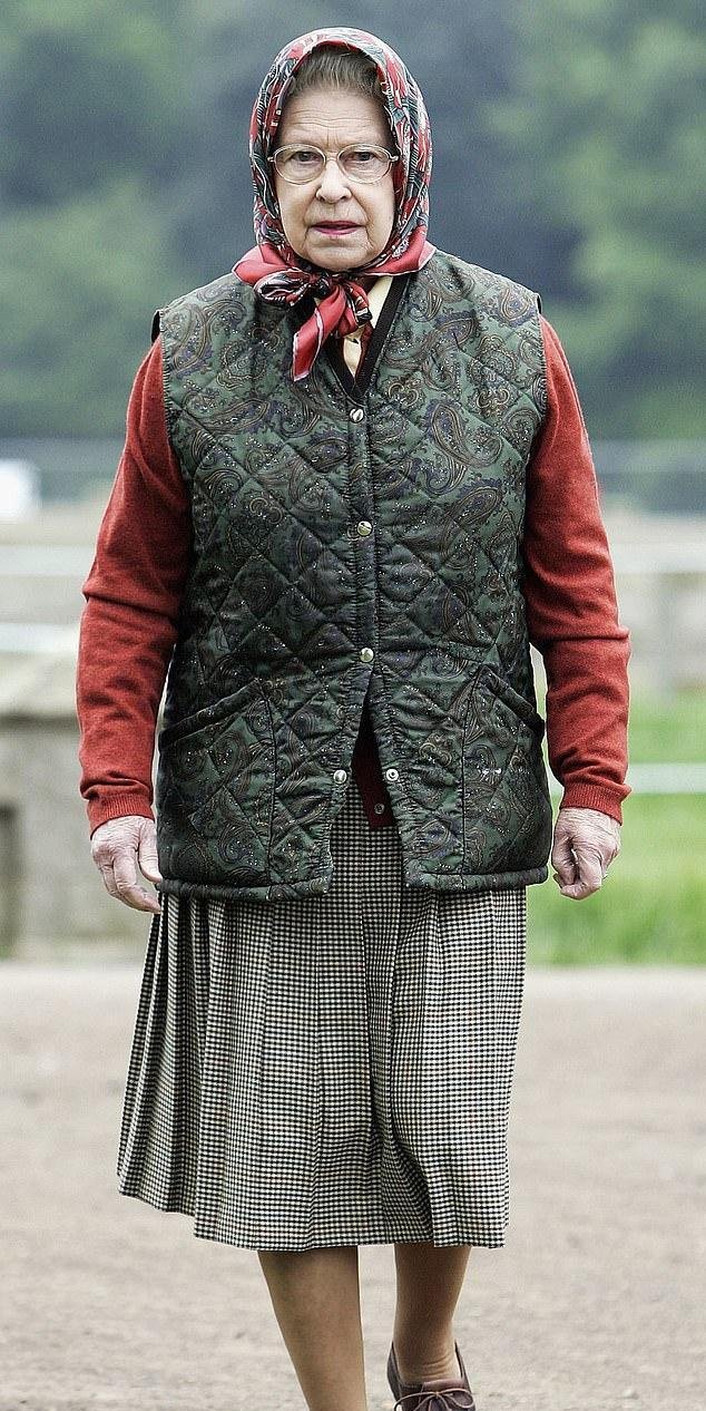 英女王曾偶遇美国旅游团,但未被认出,还被问“你见过女王吗”