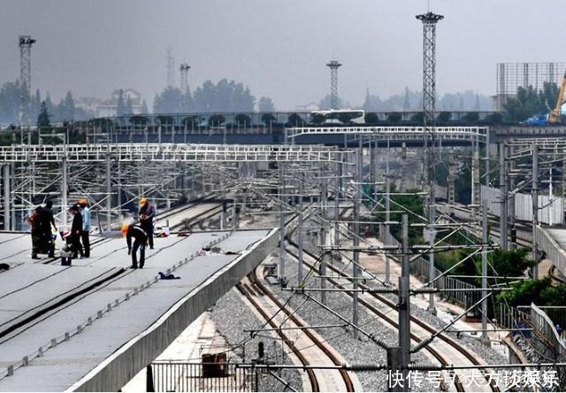我国高铁为何要在“空中”建设外国人评价中国人太聪明了