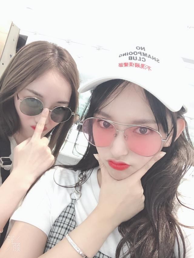 程潇反重力头盔刘海又厚又呆，鞠婧祎早期铁刘海仍然是清秀佳人