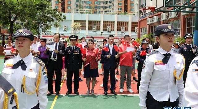 香港升旗队举行“家在中华”升旗礼