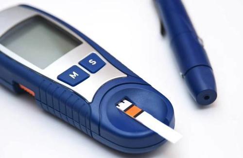 一种长在树上的天然“胰岛素”,刮下来泡水喝,血糖蹭蹭往下降