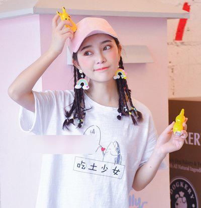 20岁中长发女生简约风脏辫发型来袭！