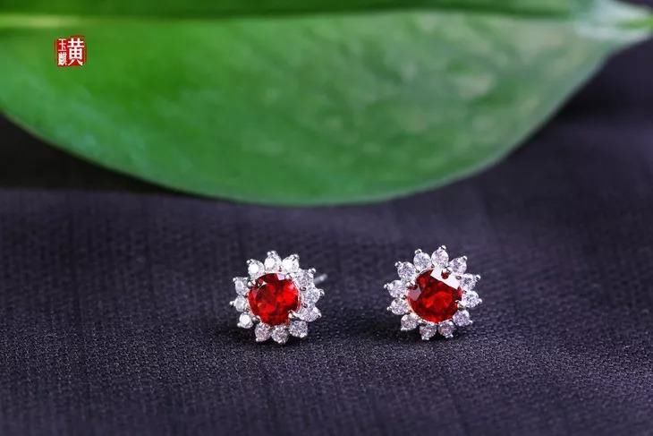 杨紫与朴信惠同框比美!一直被指颜值不高的她，这次靠珠宝逆袭?