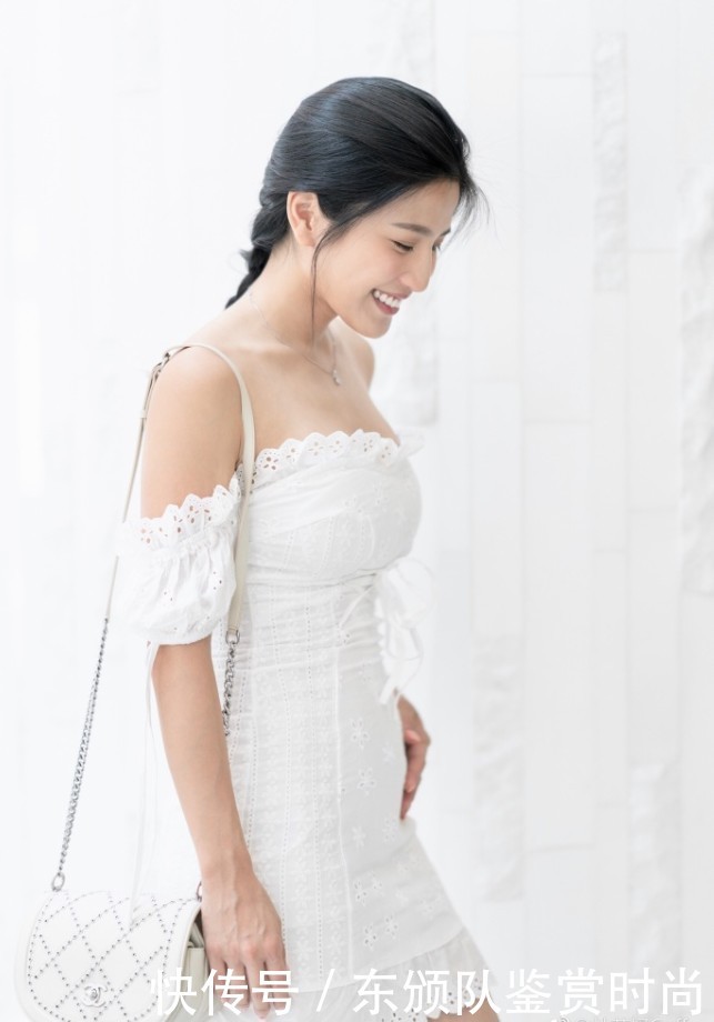 她因不雅行为被TVB开除,的变身健美达人被关注,穿搭性感撩人!!