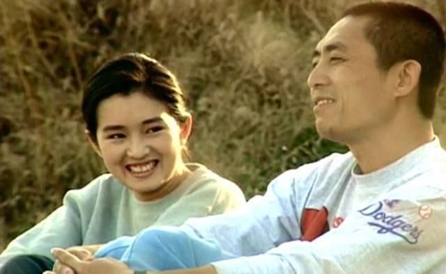 『偶遇』张艺谋女儿偶遇巩俐，从他这样叫巩俐，看出他的真实教养