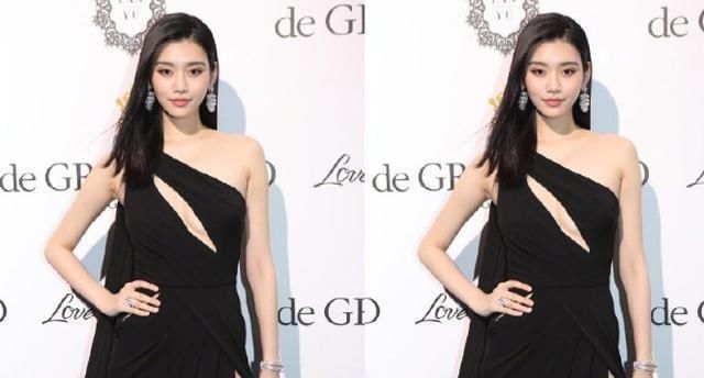 奚梦瑶真疯狂！穿“黑内衣”就走机场网友比漫画腿性感多了！