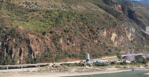 唯一一座不准拍照的大桥，24小时派军守护，为建桥牺牲一个排！