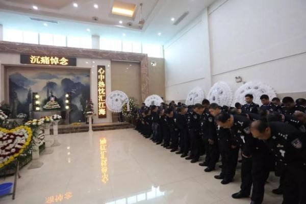 悲痛：悲痛！湖北天门43岁民警因过度劳累，突发脑梗因公牺牲