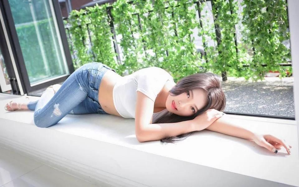 短裤凸显腰身, 拉长视线, 提升个人优雅气质!