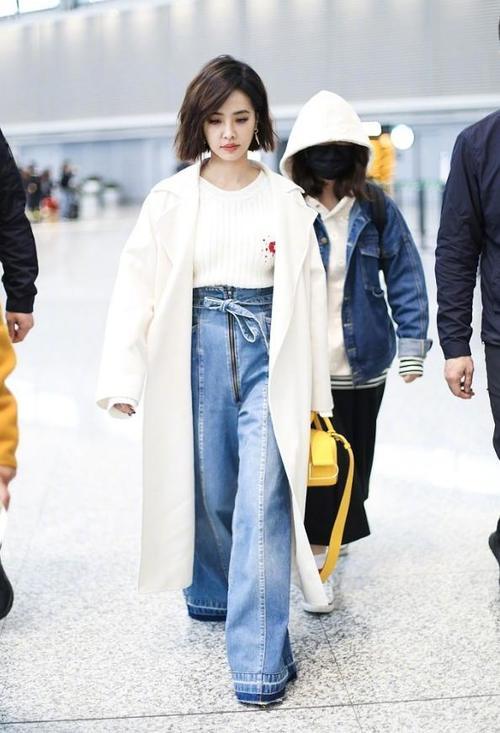 蔡依林也真敢穿！裤子都快穿到胸了！网友：腿短穿到脖子都没用！