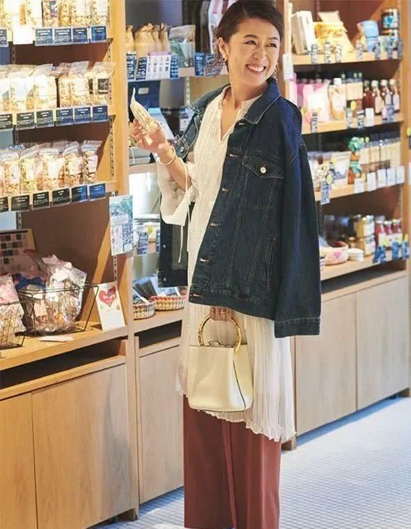  『伊藤真知』他们的基础款也不一般 每一件都能穿很多年