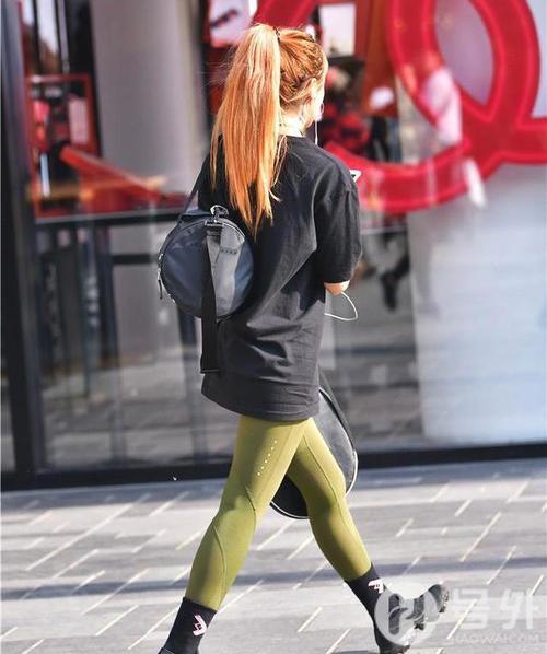 喜爱运动的姑娘，身材好气质佳