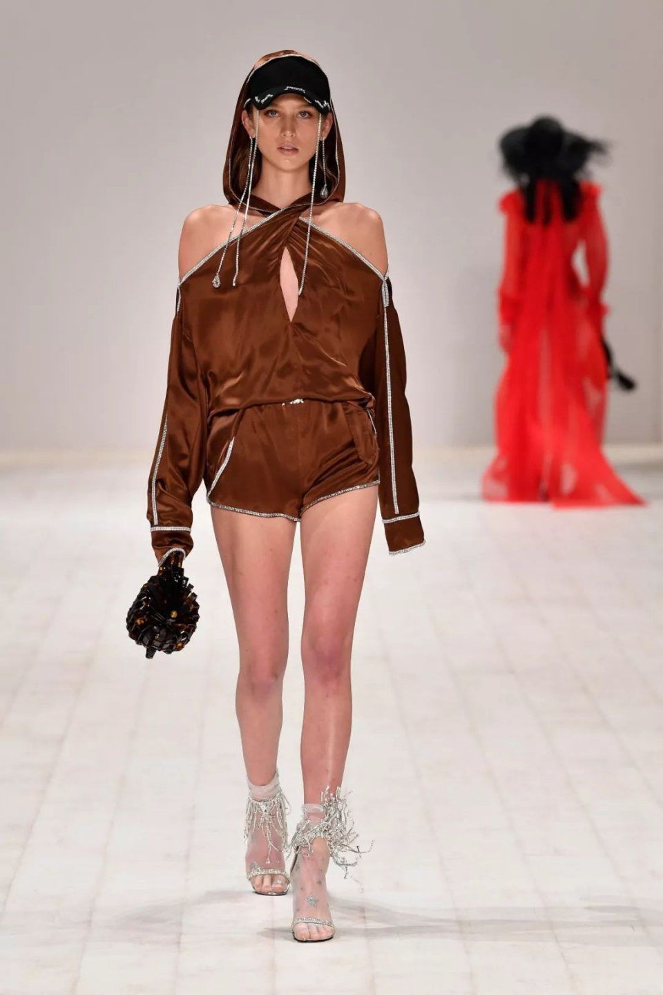 今天懒得想搭配，也能随随便便穿出两米腿!