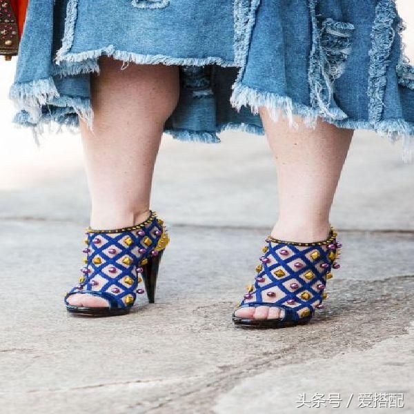 买凉鞋前必读！告诉你什么脚型适合穿哪种凉鞋