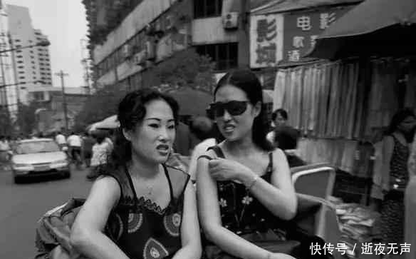 女性|20世纪90年代的成都街拍,那时候的女性真是不输当下!