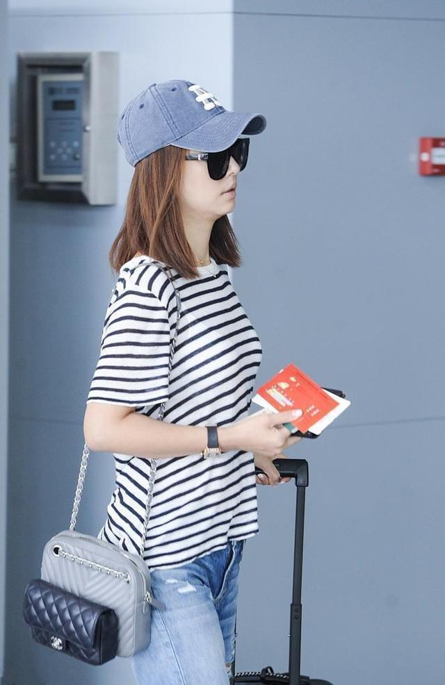 林心如素颜亮相，连唇膏都不涂低调似路人！一看背部，这才是亮点