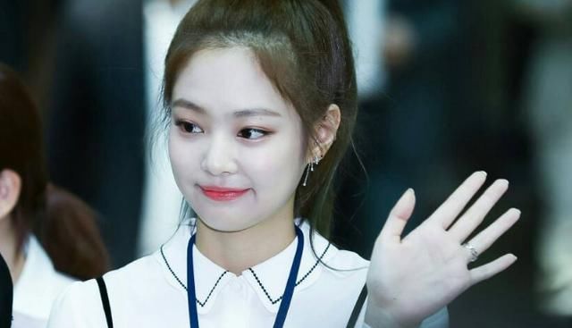  香奈儿■她被成为“人间香奈儿”，是因为她用独特的将香奈儿服装展示出来