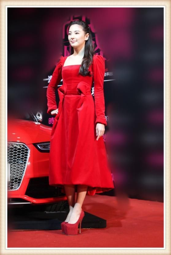 看了张雨绮穿小红裙，再看看大S，真心想问汪小菲一句：后悔不？