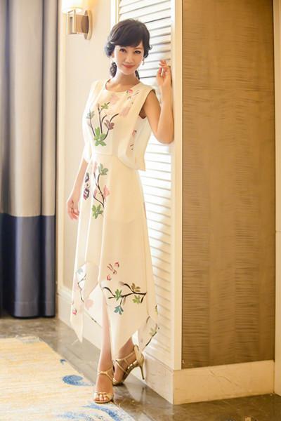 55岁叶童已经老的不堪回首，而63岁赵雅芝却嫩的始终如一！