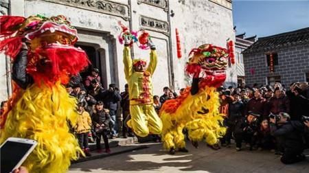  除旧布新■农村过年贴春联要注意什么忌讳？贴春联什么时间最好