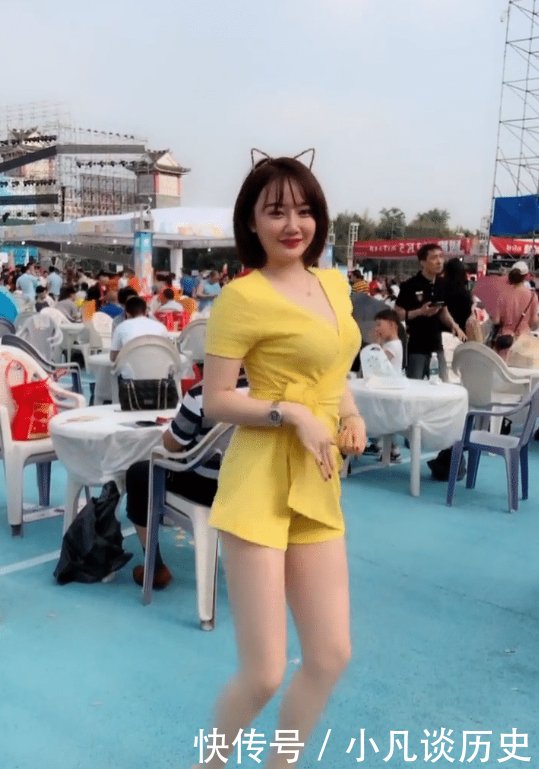 『 之余』可爱之余又不失性感!,时尚美女穿上连体裤