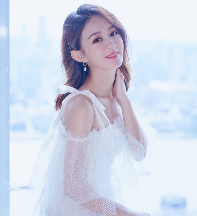 赵丽颖近期绯闻缠身，工作室发了一条消息，评论区炸开锅了