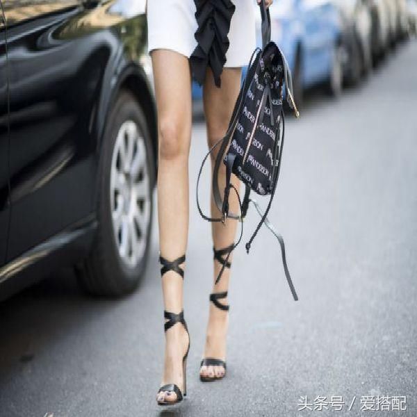 买凉鞋前必读！告诉你什么脚型适合穿哪种凉鞋